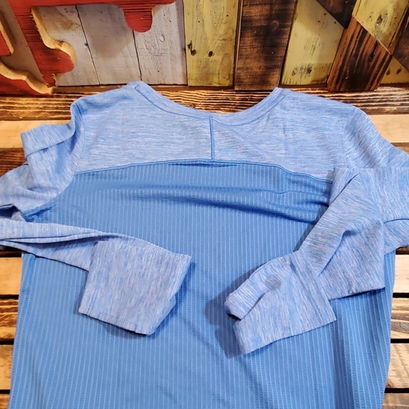 Under Armour Heat Gear Womens LS Size Small - Picture 5 of 7